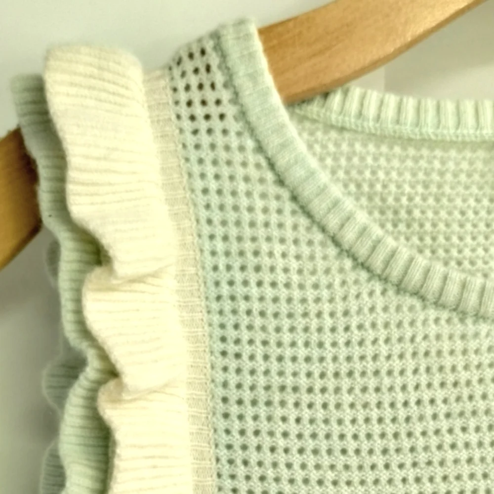 Leo & Sage Cashmere Sweater Tank Aqua Ruffle Shoulder‎
